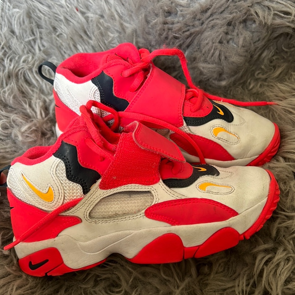 Nike airspeed turf boys shoe